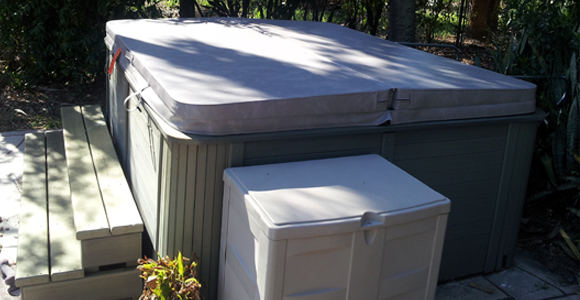 Hot Tub Cover Feature - Thick Vapor Barrier